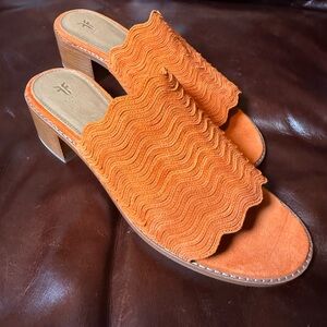 FRYE Cindy Wave Mule
Block HEEL Leather Slides Slip On